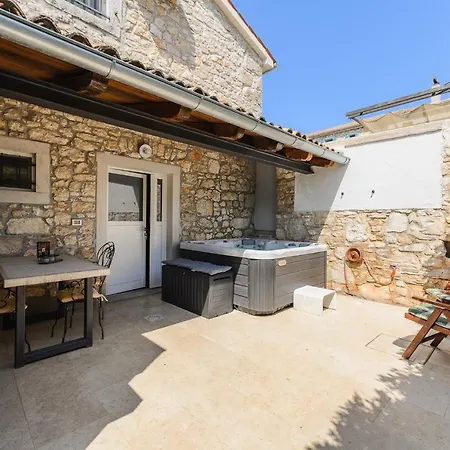 Casa Nini I - Jacuzzi Dom wakacyjny *